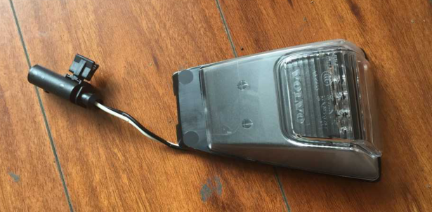 VOLVO BARU FM SEBELAH LAMPU RH 84139925