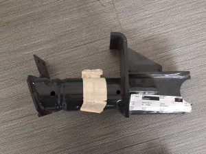 LORI ALATGANTI, VOLVO LORI BARU FH CASIS BUMPER LNNER BINGKAI PENDAKAP LH OEM 82943981